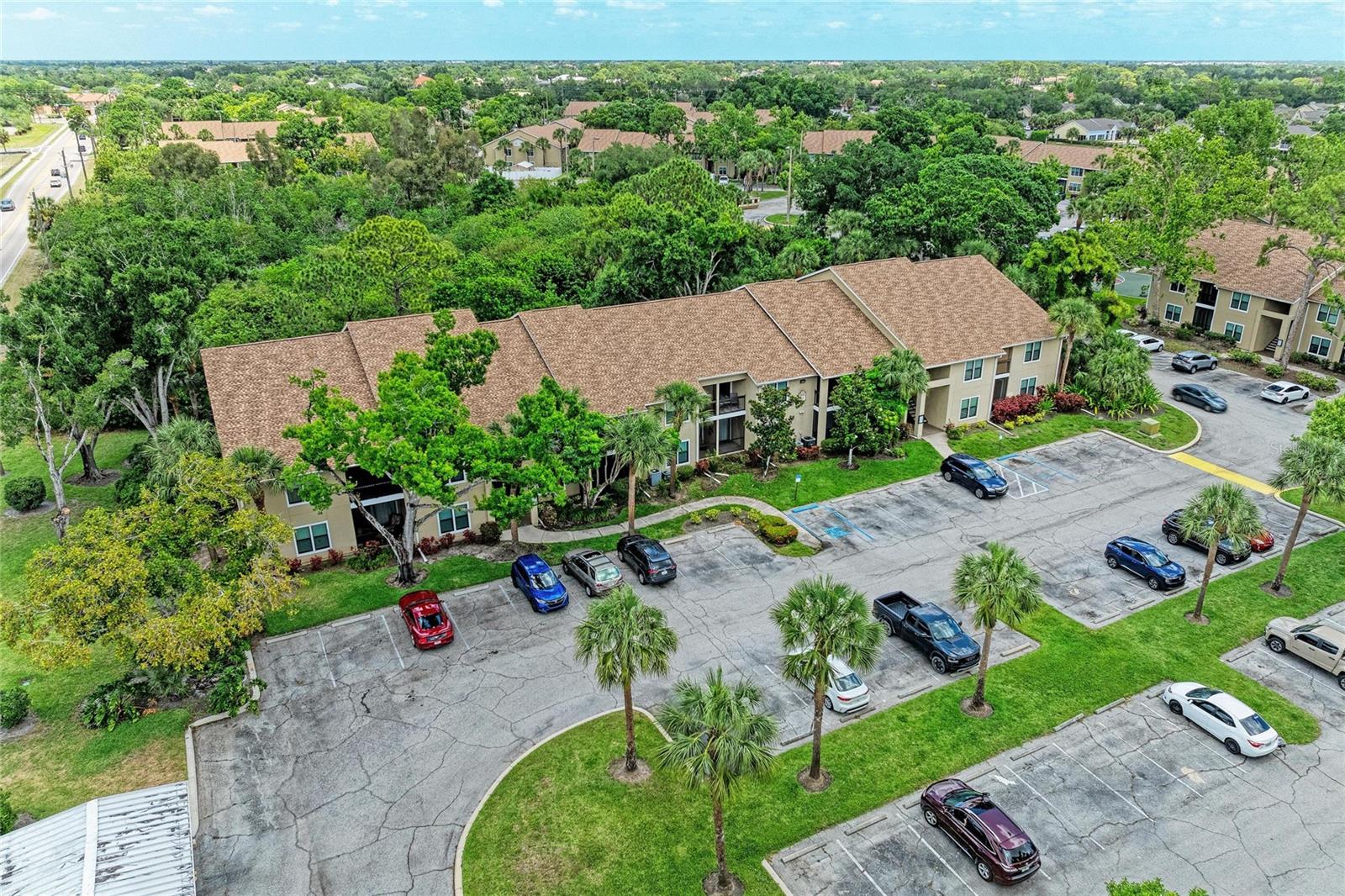 VINTAGE GRAND - Residential