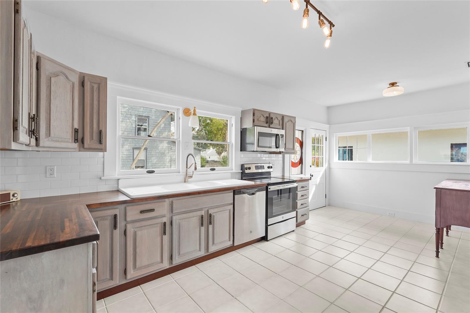 UPHAM ADD TO BRADENTON CONTINUED - Residential