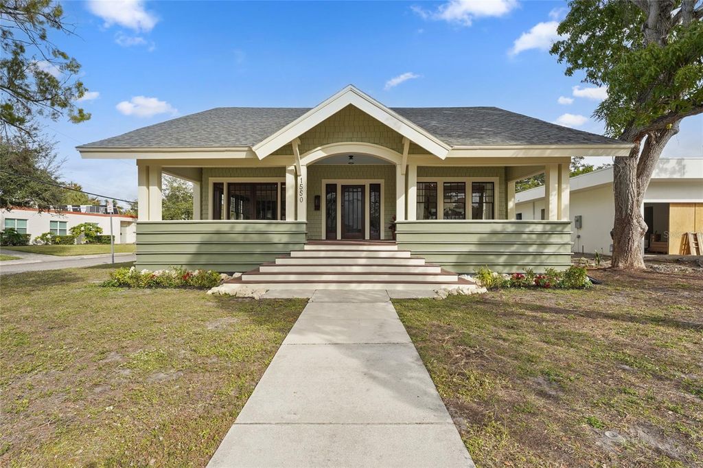 Photo of 1550 3rd Avenue W, Bradenton, FL 34205 (MLS # A4679199)