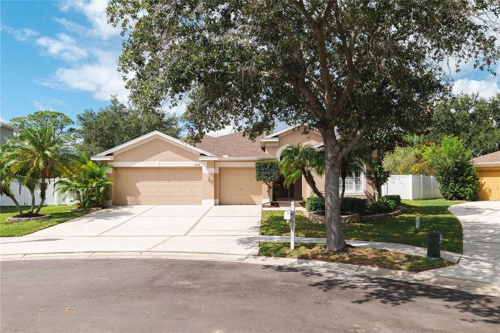 Photo of 9020 N River Road, Tampa, FL 33635 (MLS # TB8436908)