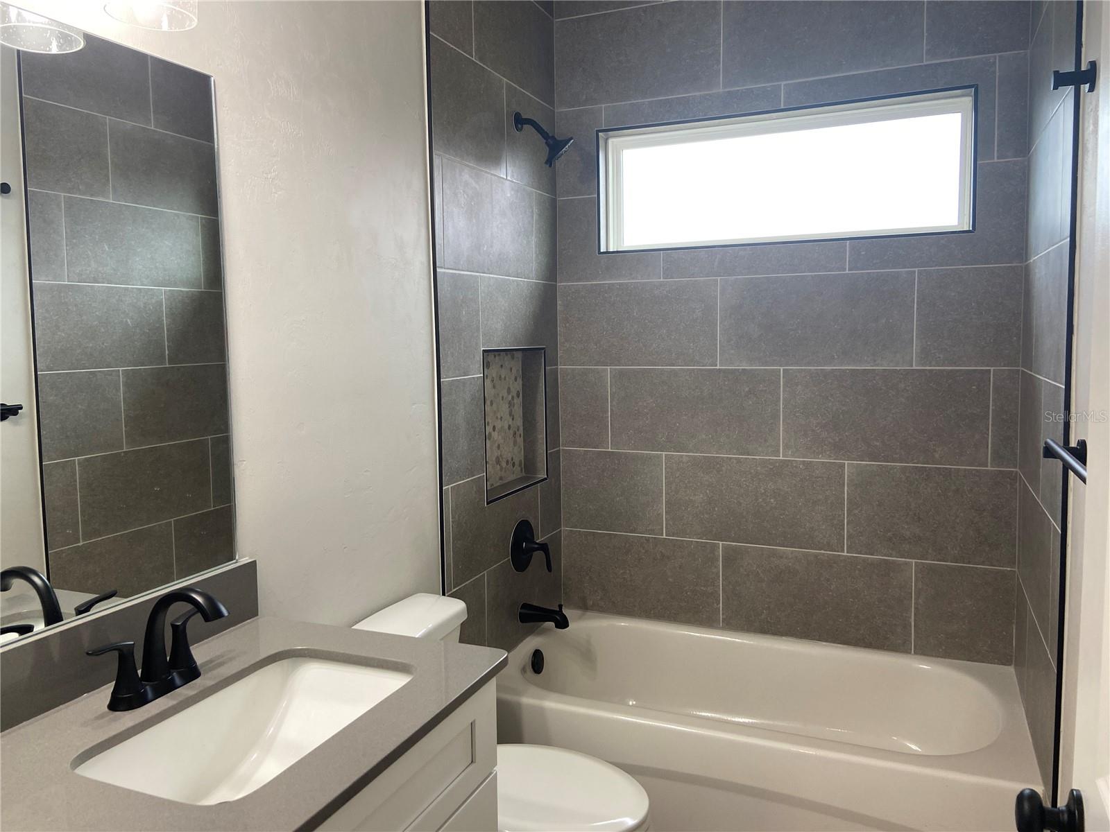 GRAND OAKS - Residential Lease