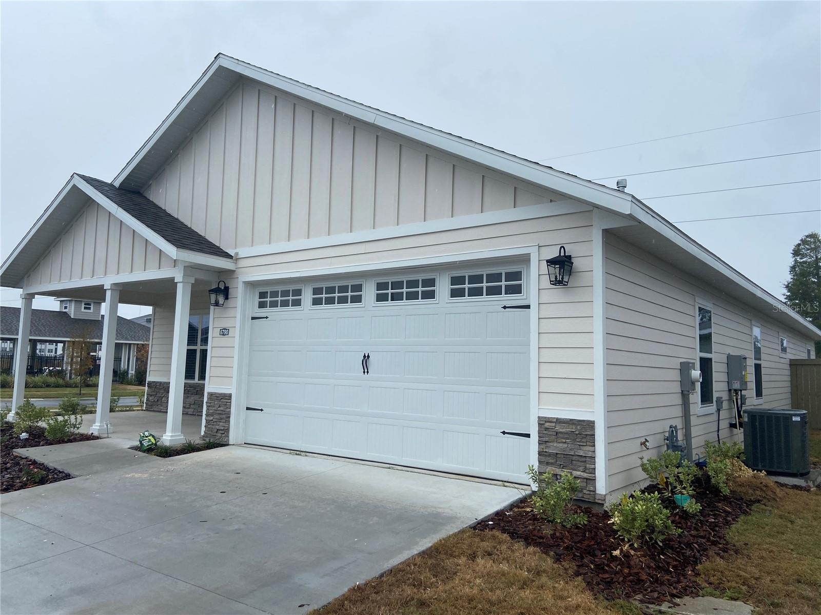 GRAND OAKS - Residential Lease