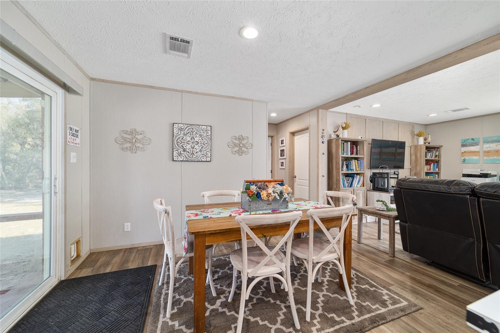 LAKE TROPICANA RANCHETTES - Residential