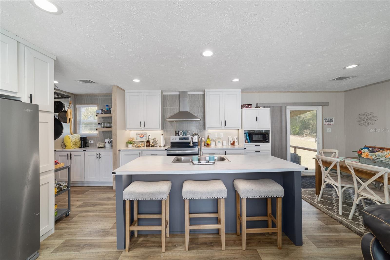 LAKE TROPICANA RANCHETTES - Residential