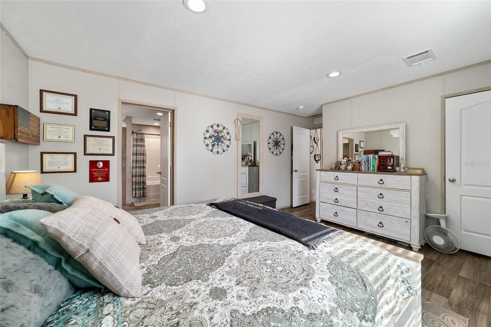 LAKE TROPICANA RANCHETTES - Residential