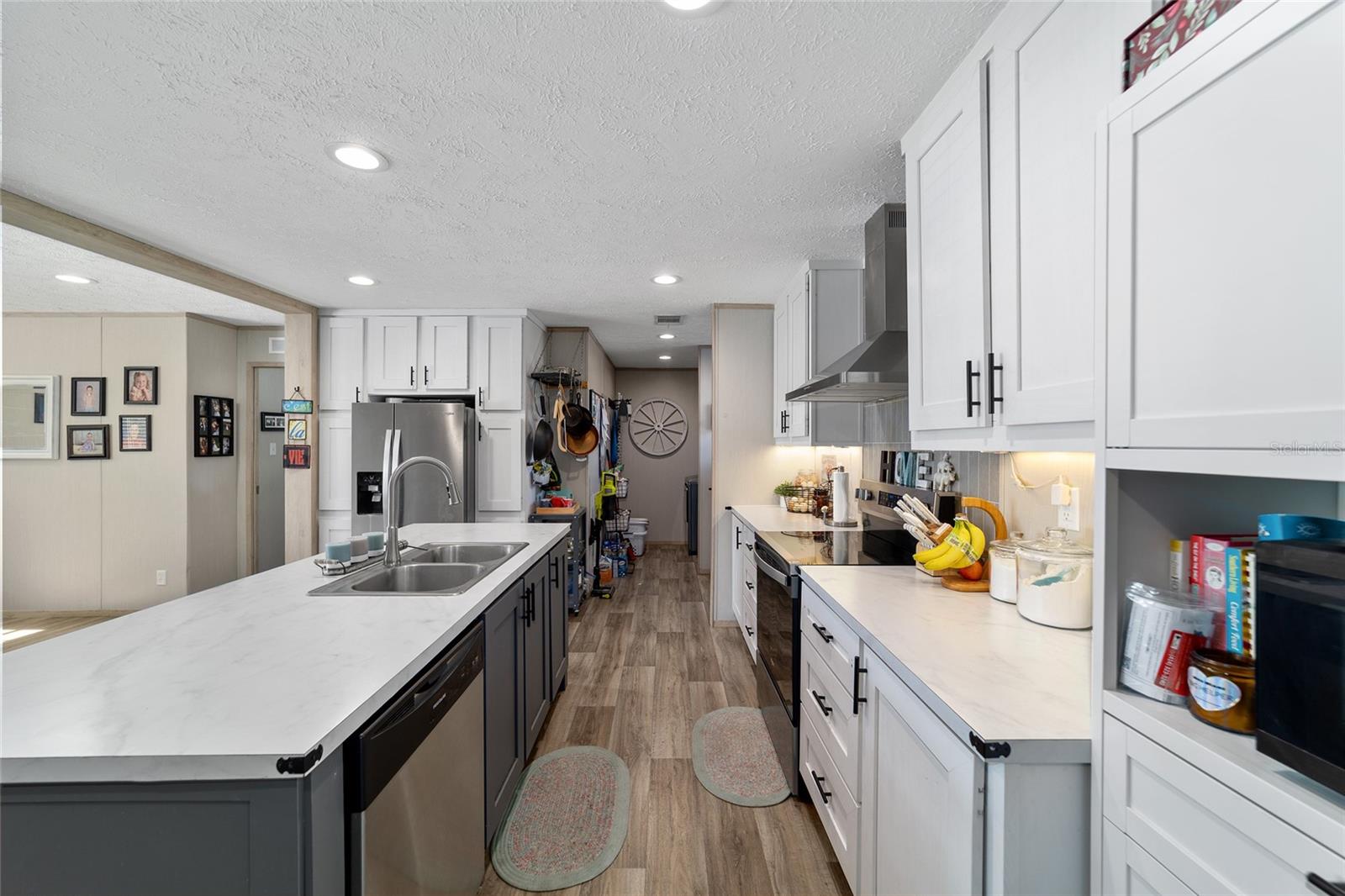 LAKE TROPICANA RANCHETTES - Residential