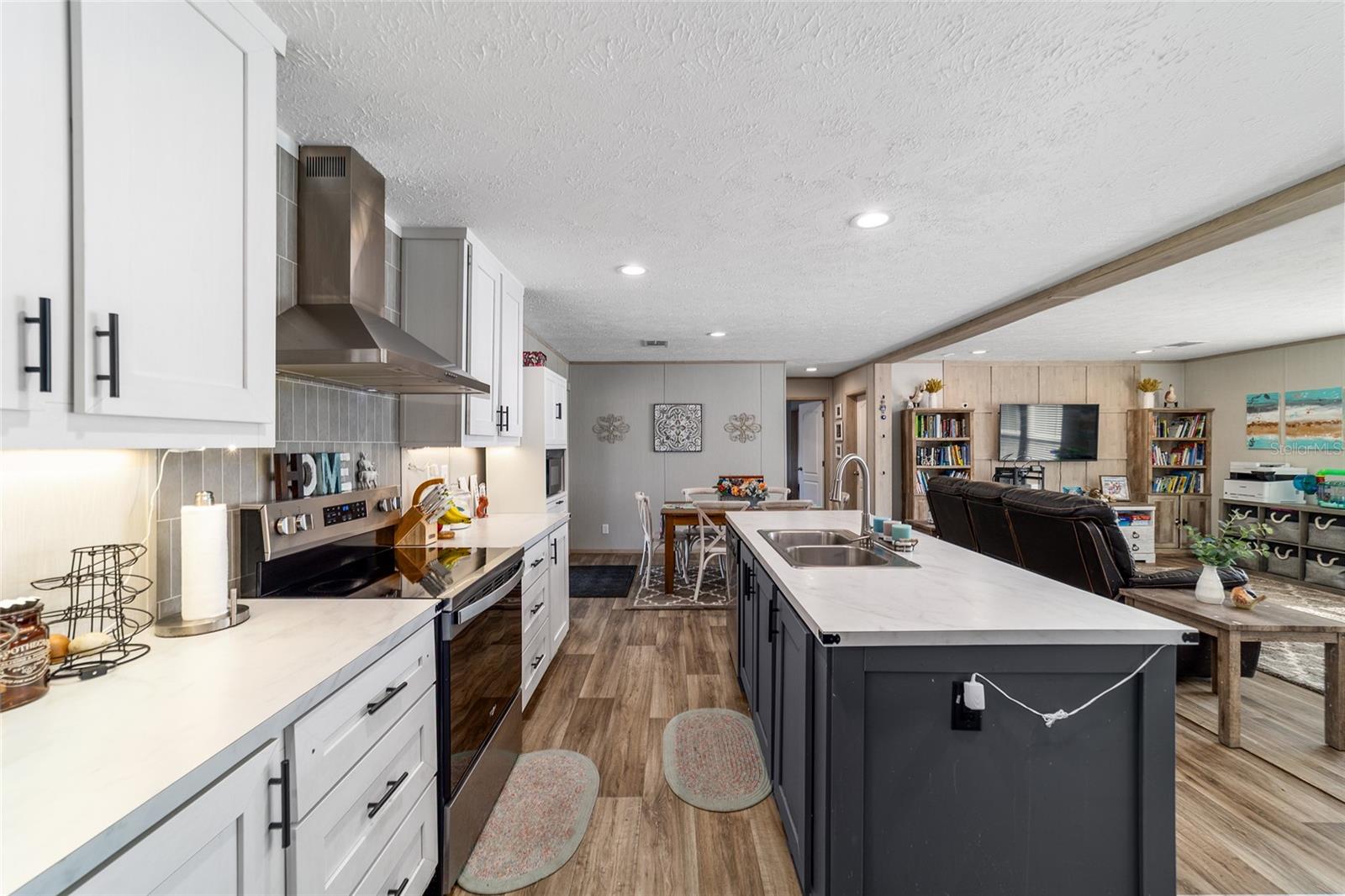 LAKE TROPICANA RANCHETTES - Residential