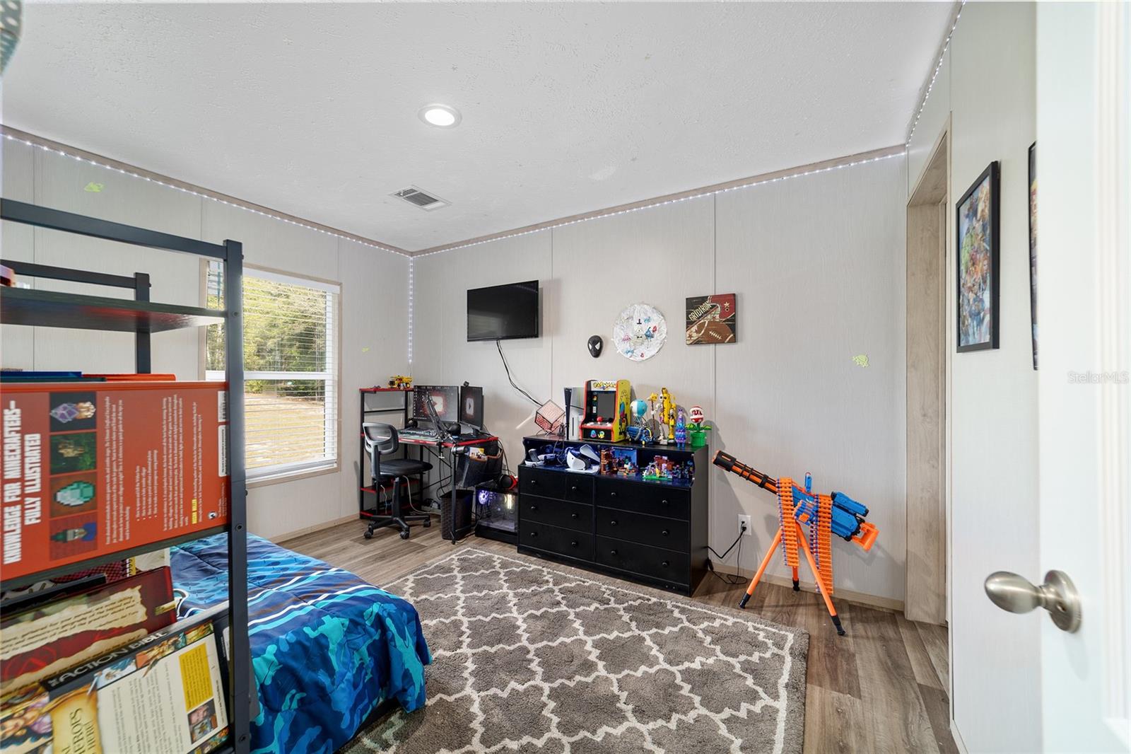 LAKE TROPICANA RANCHETTES - Residential