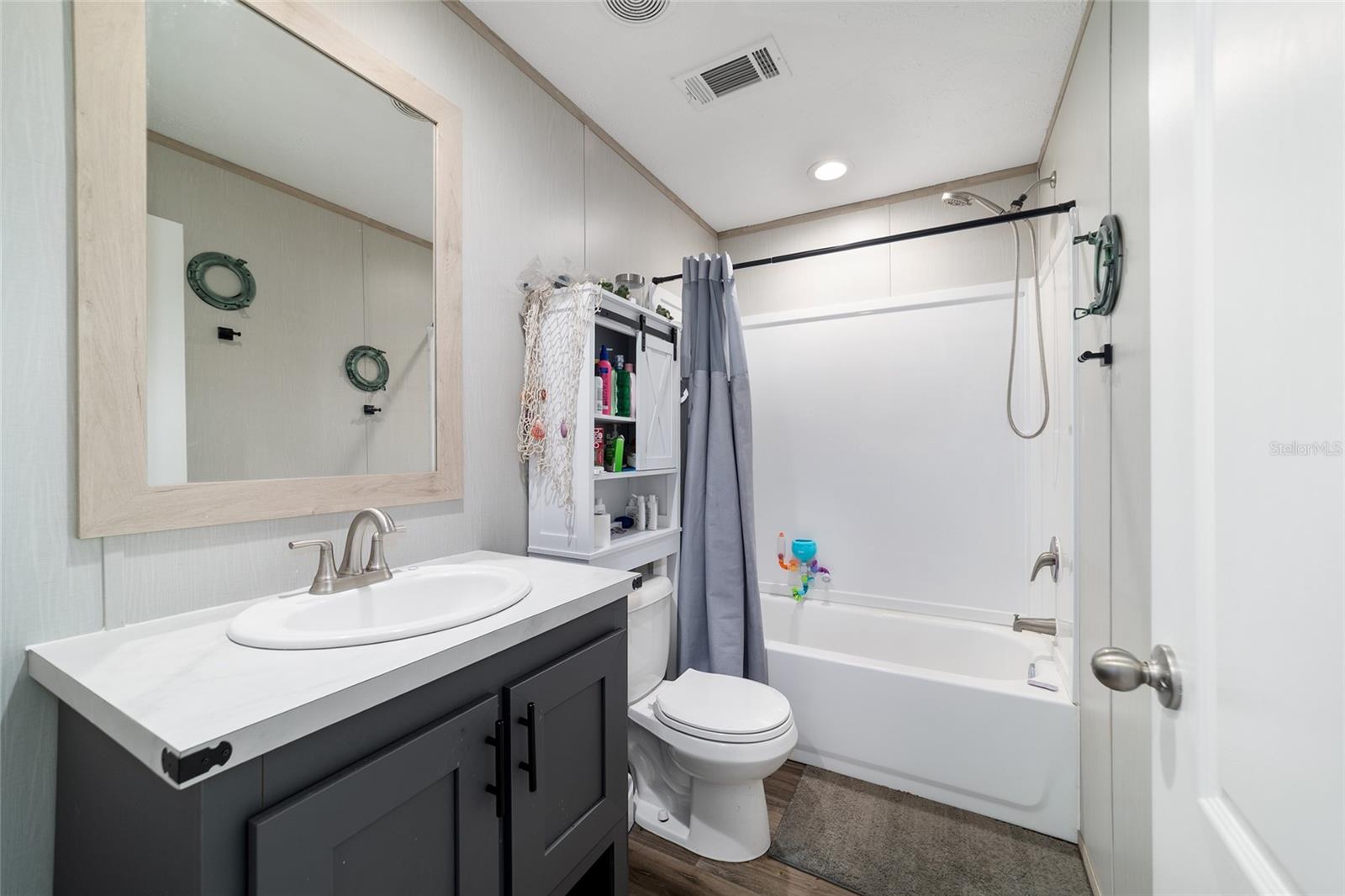 LAKE TROPICANA RANCHETTES - Residential