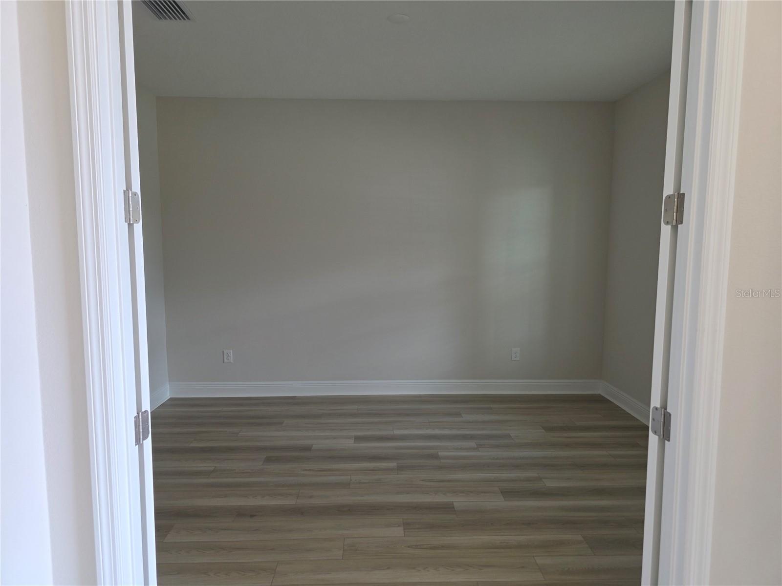 HINTON HAWKSTONE PH 2A 2B2 - Residential Lease