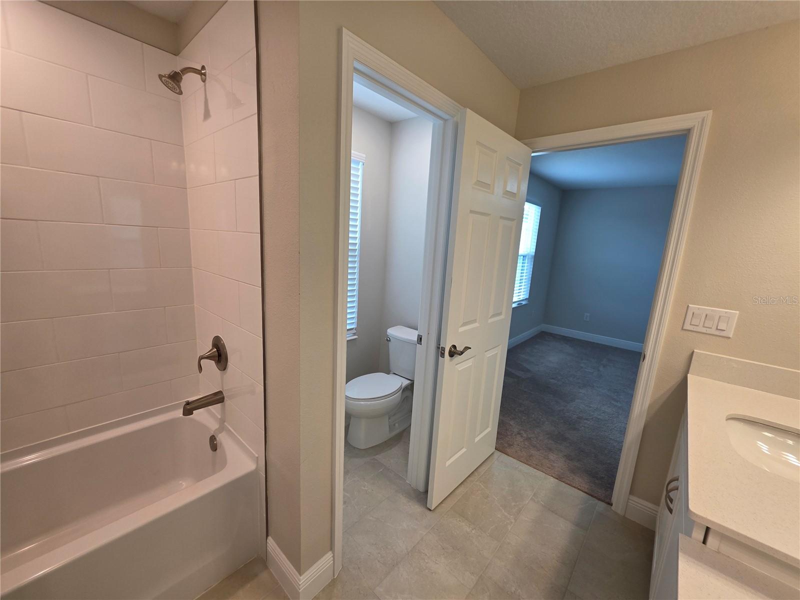 HINTON HAWKSTONE PH 2A 2B2 - Residential Lease