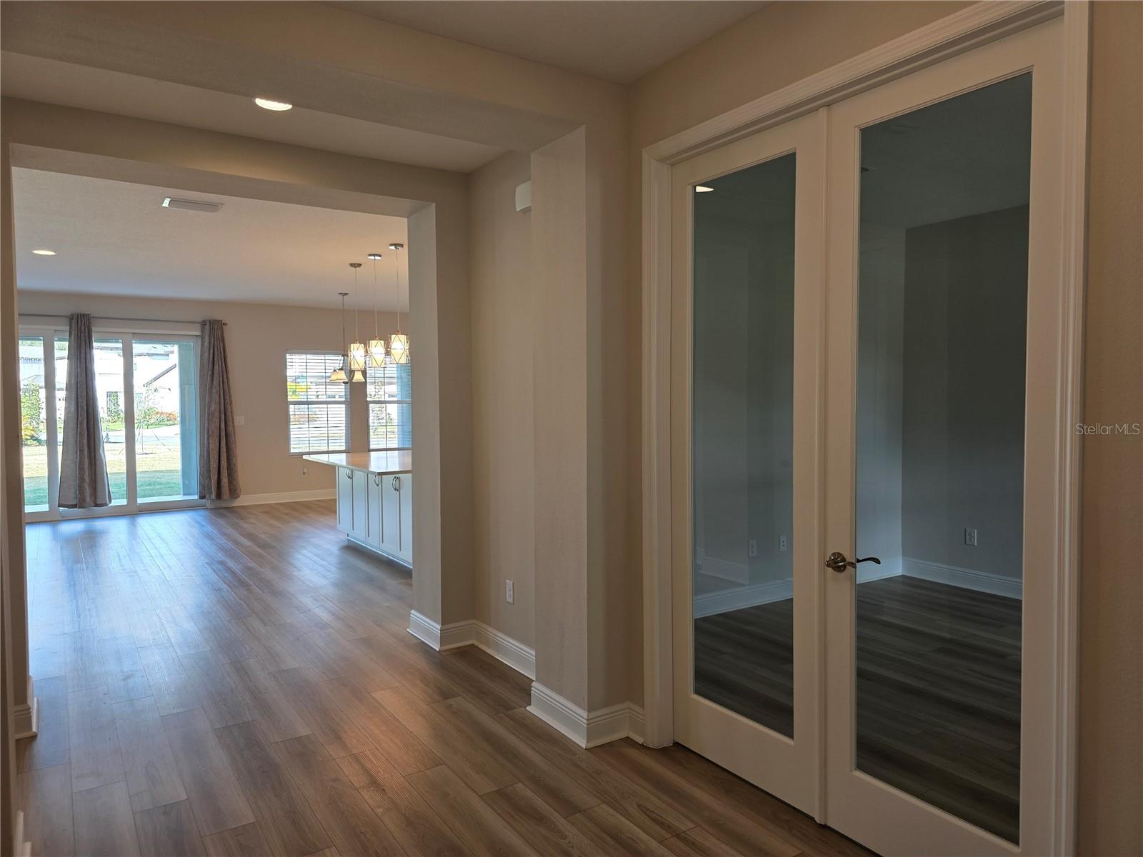 HINTON HAWKSTONE PH 2A 2B2 - Residential Lease