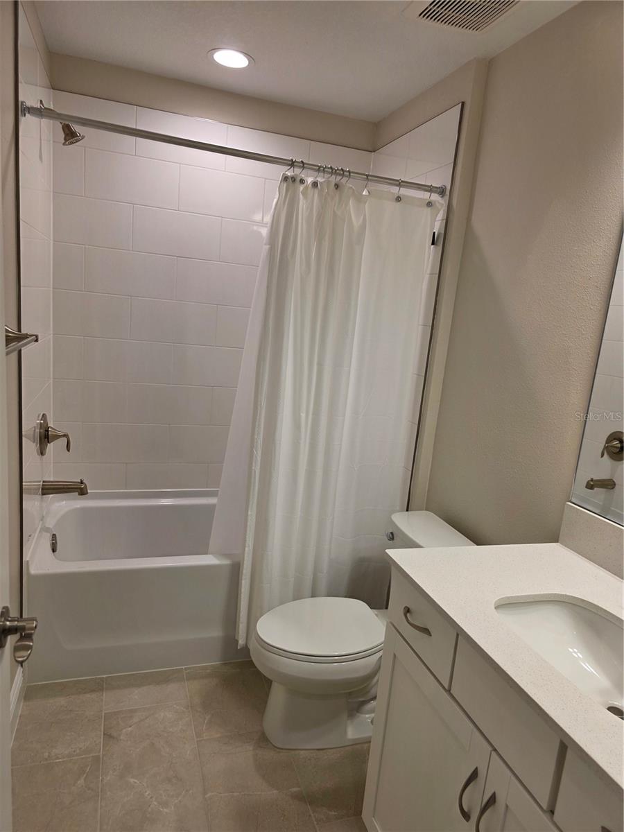 HINTON HAWKSTONE PH 2A 2B2 - Residential Lease