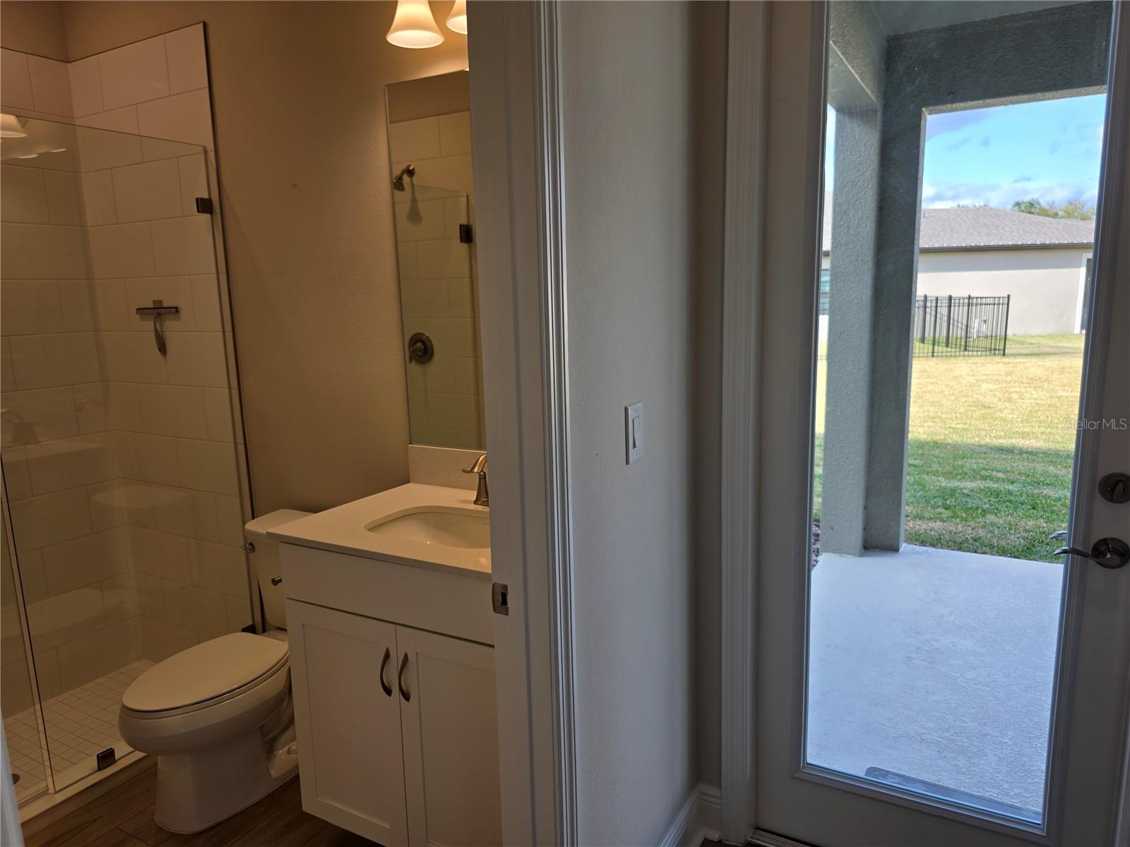 HINTON HAWKSTONE PH 2A 2B2 - Residential Lease