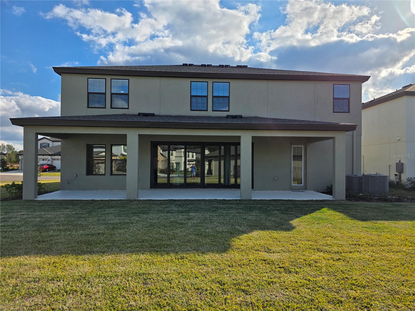 HINTON HAWKSTONE PH 2A 2B2 - Residential Lease