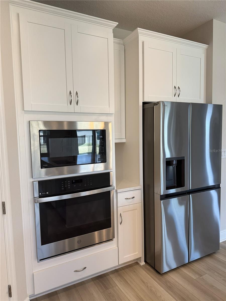 HINTON HAWKSTONE PH 2A 2B2 - Residential Lease