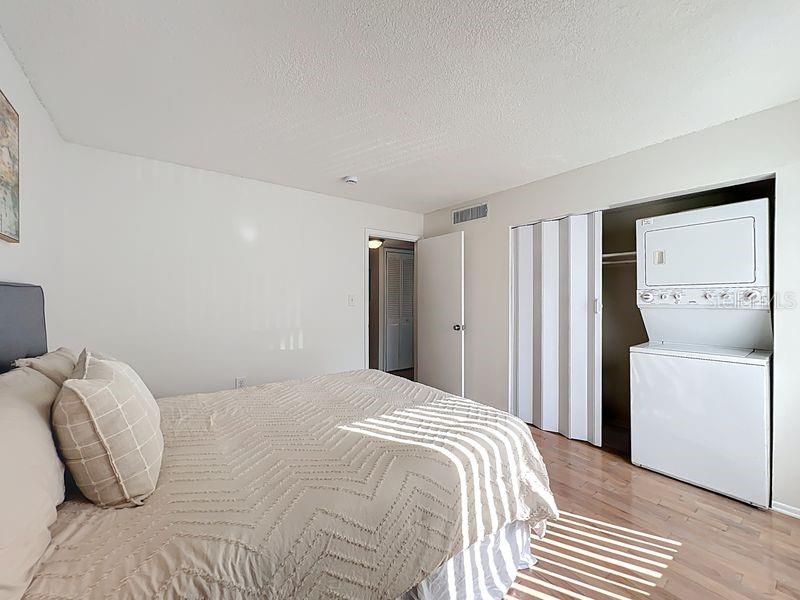 SANDY COVE - Residential