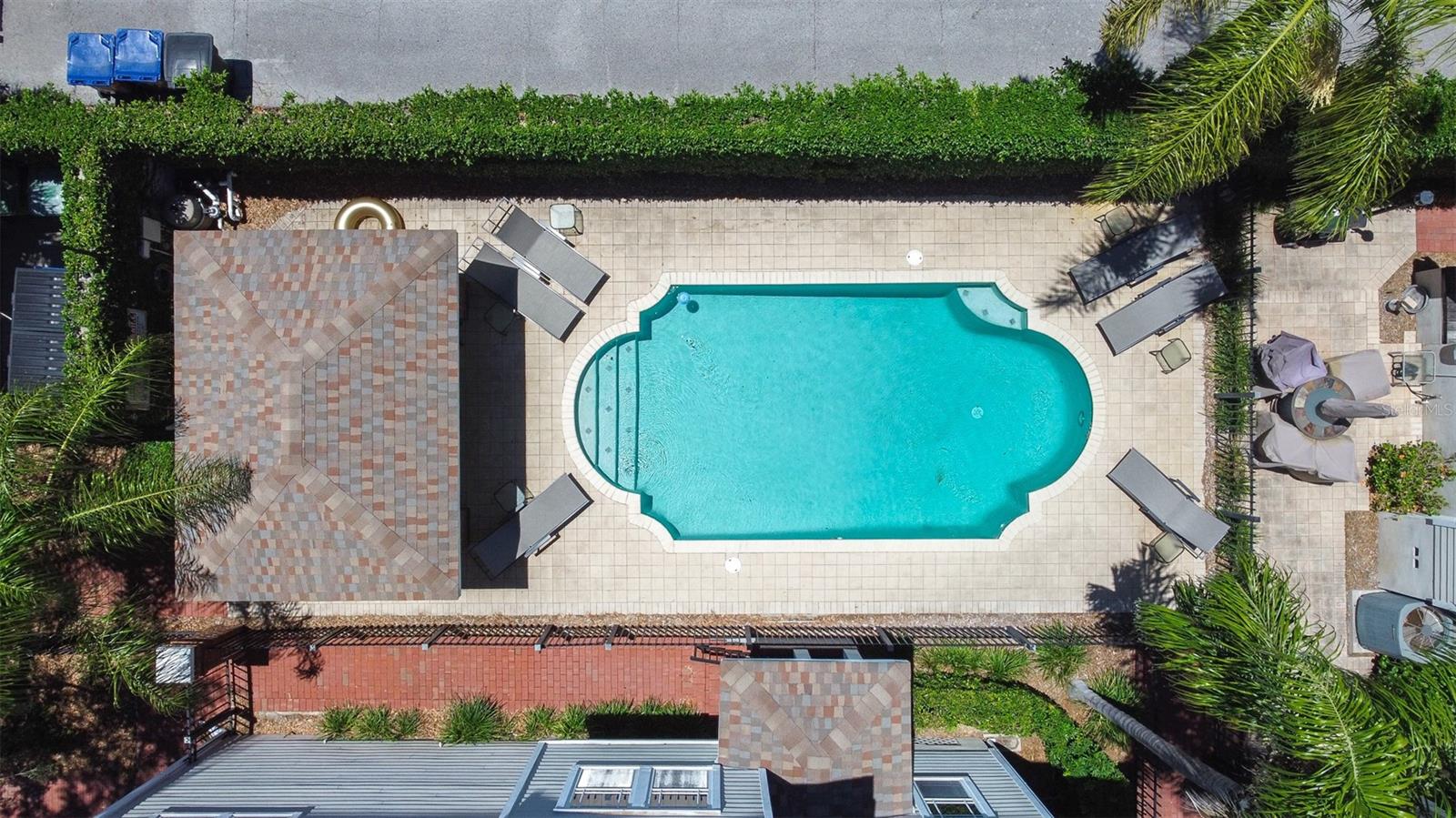 SOUTHGATE TWNHMS - Residential