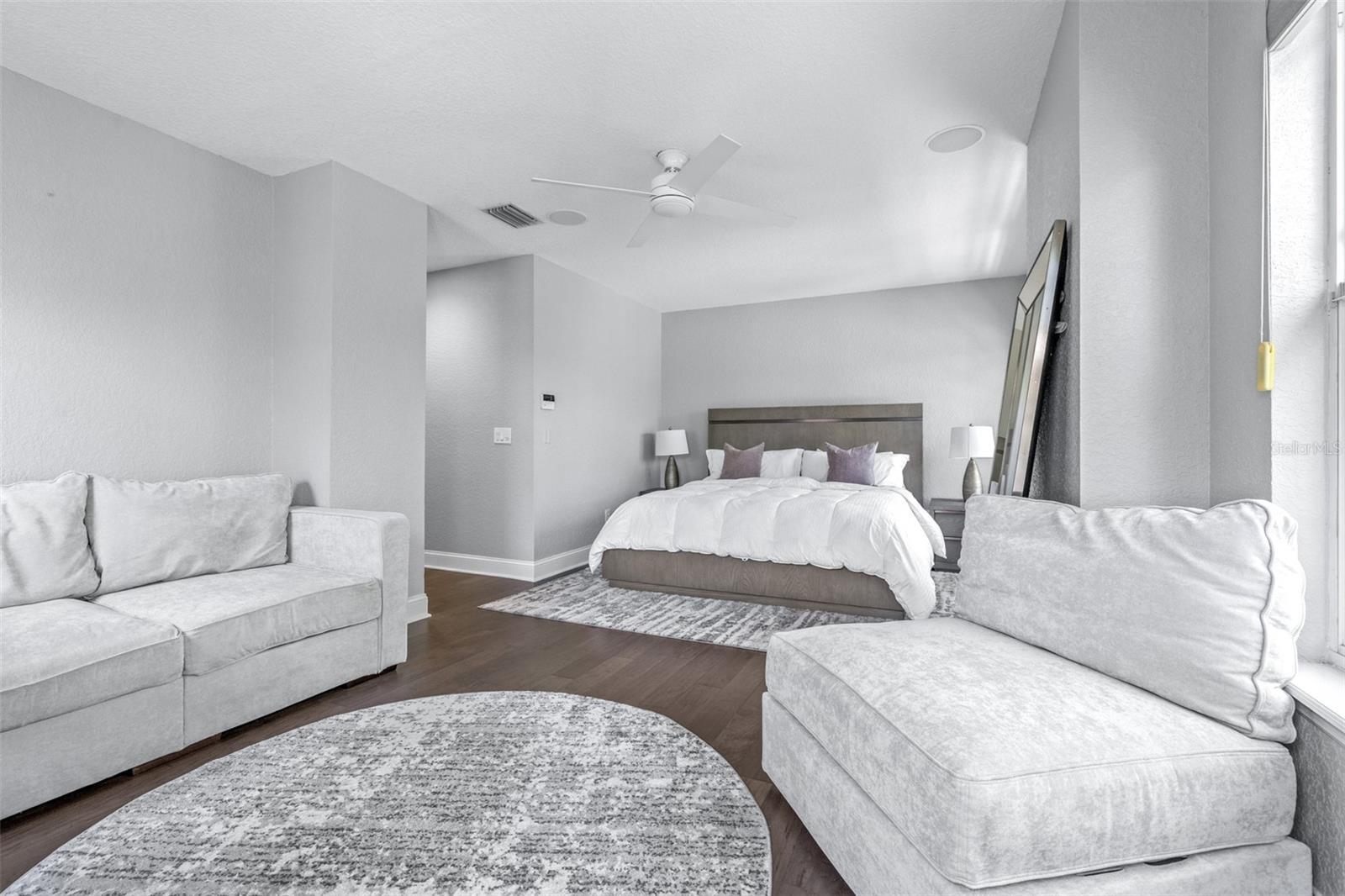 SOUTHGATE TWNHMS - Residential