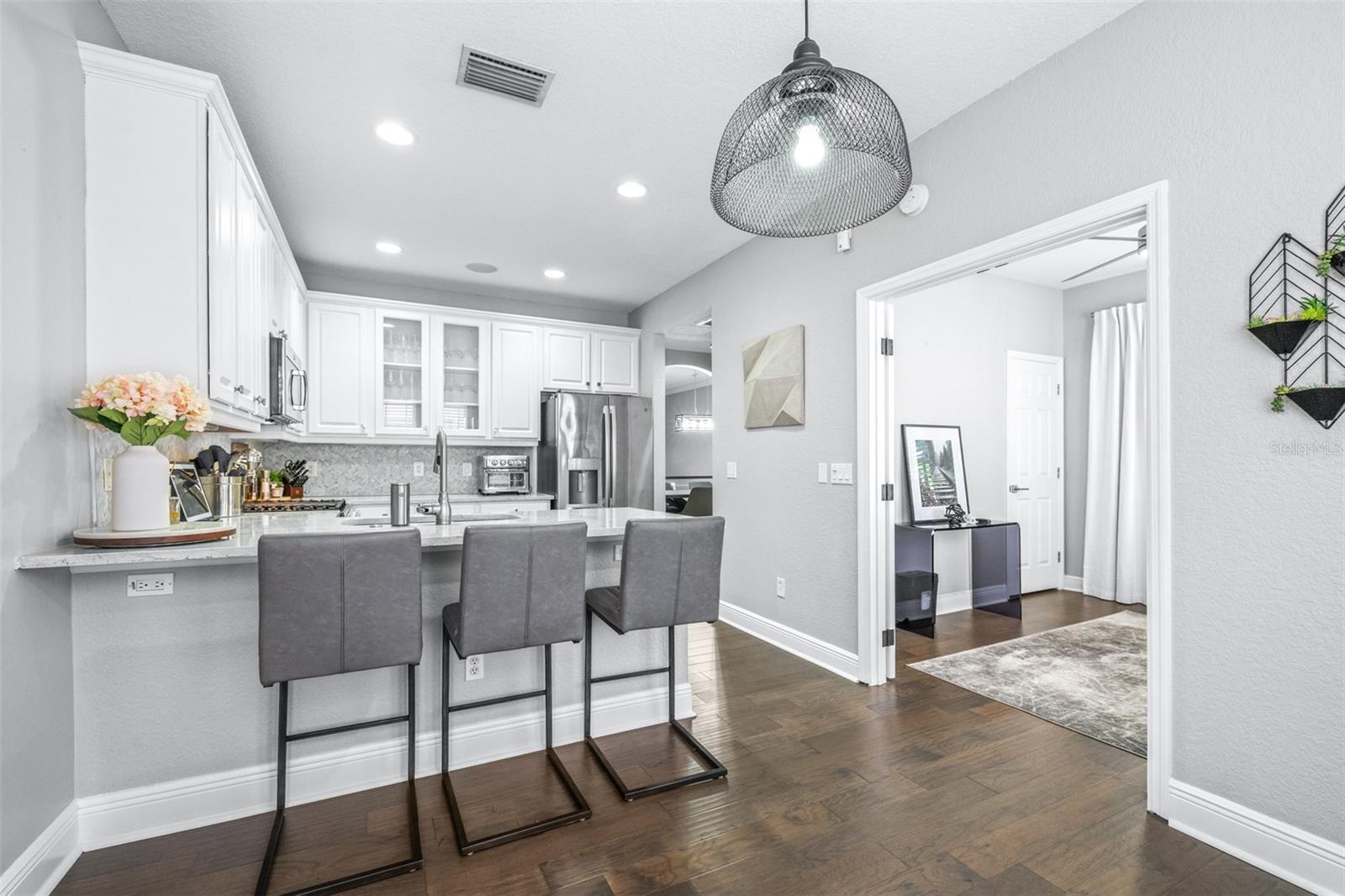 SOUTHGATE TWNHMS - Residential