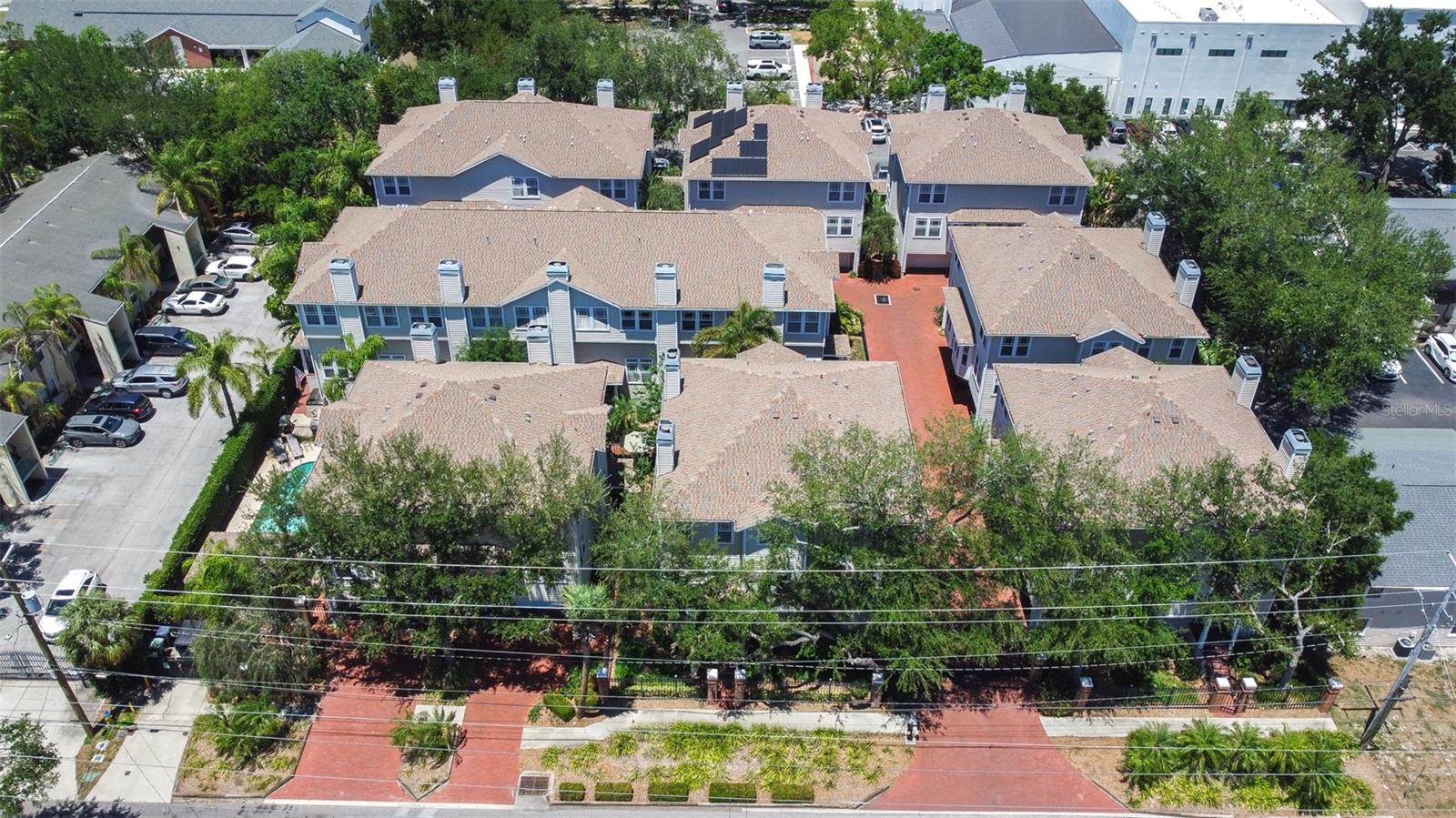 SOUTHGATE TWNHMS - Residential