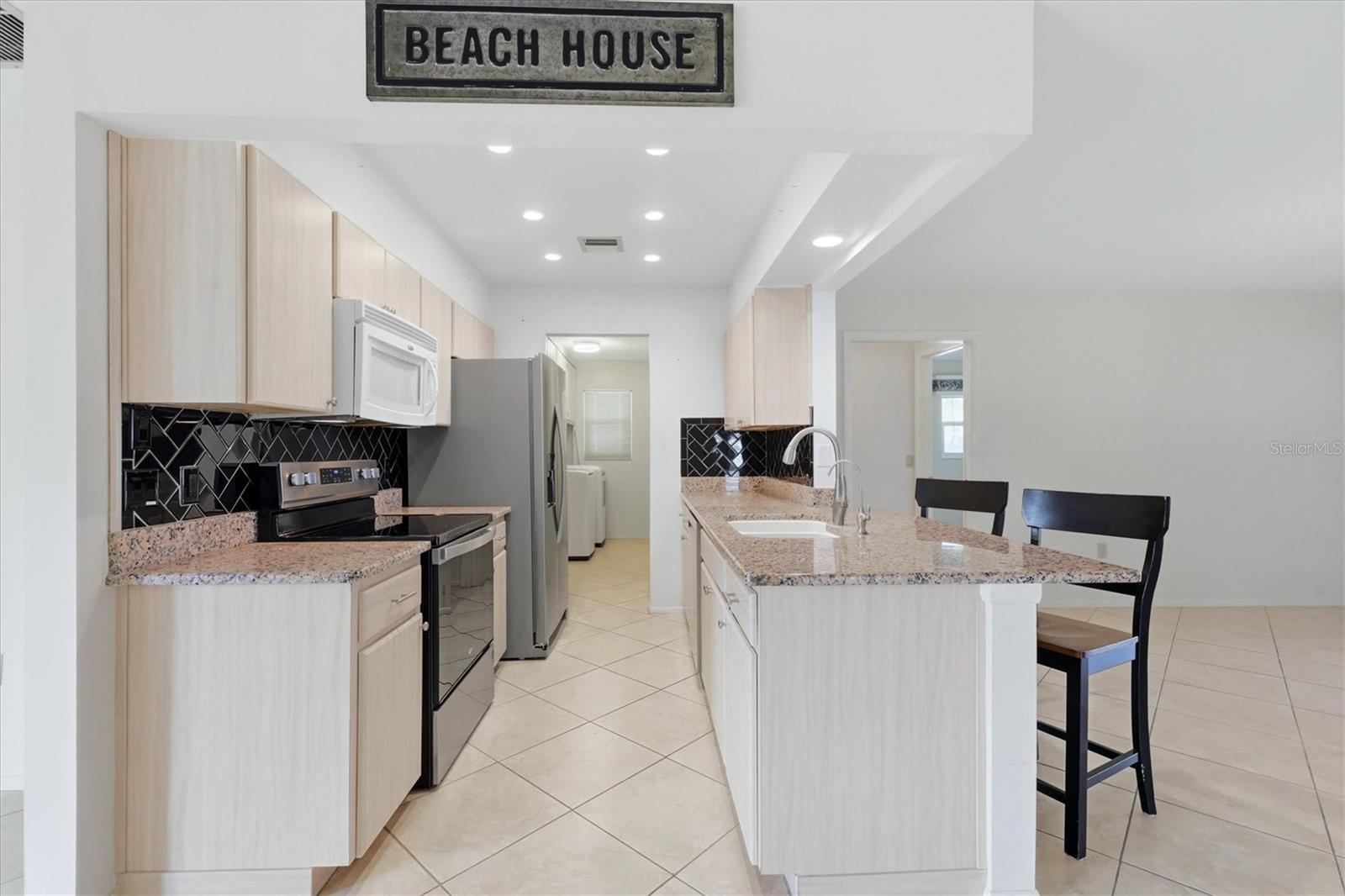 SOUTH VENICE - Residential