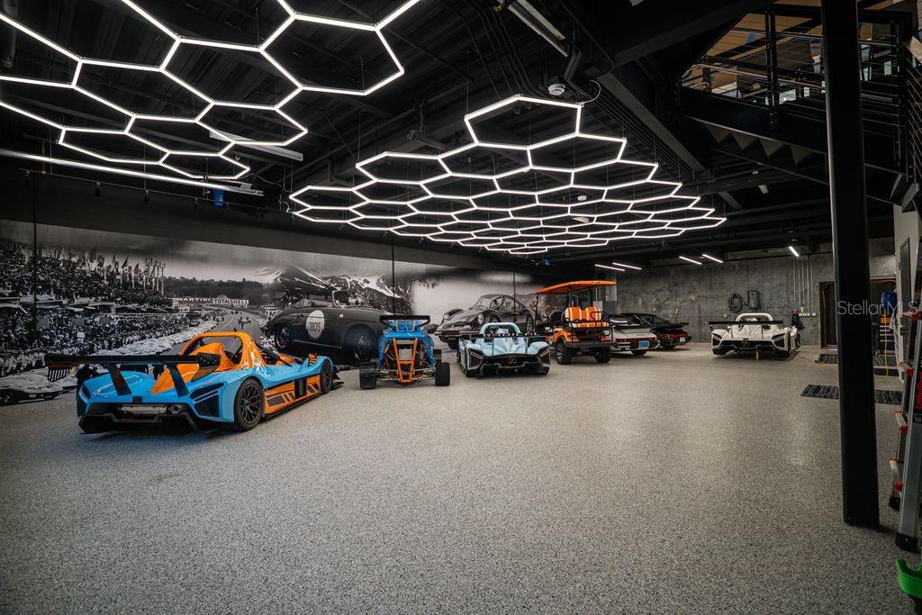 WHITFIELD ESTATES ON SARASOTA BAY I - Residential