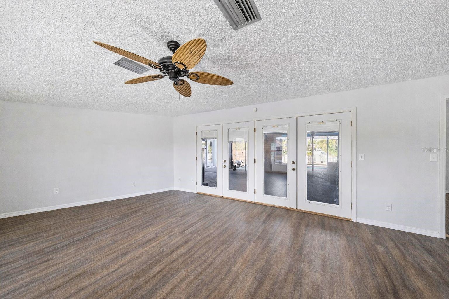 BENEVA PARK - Residential