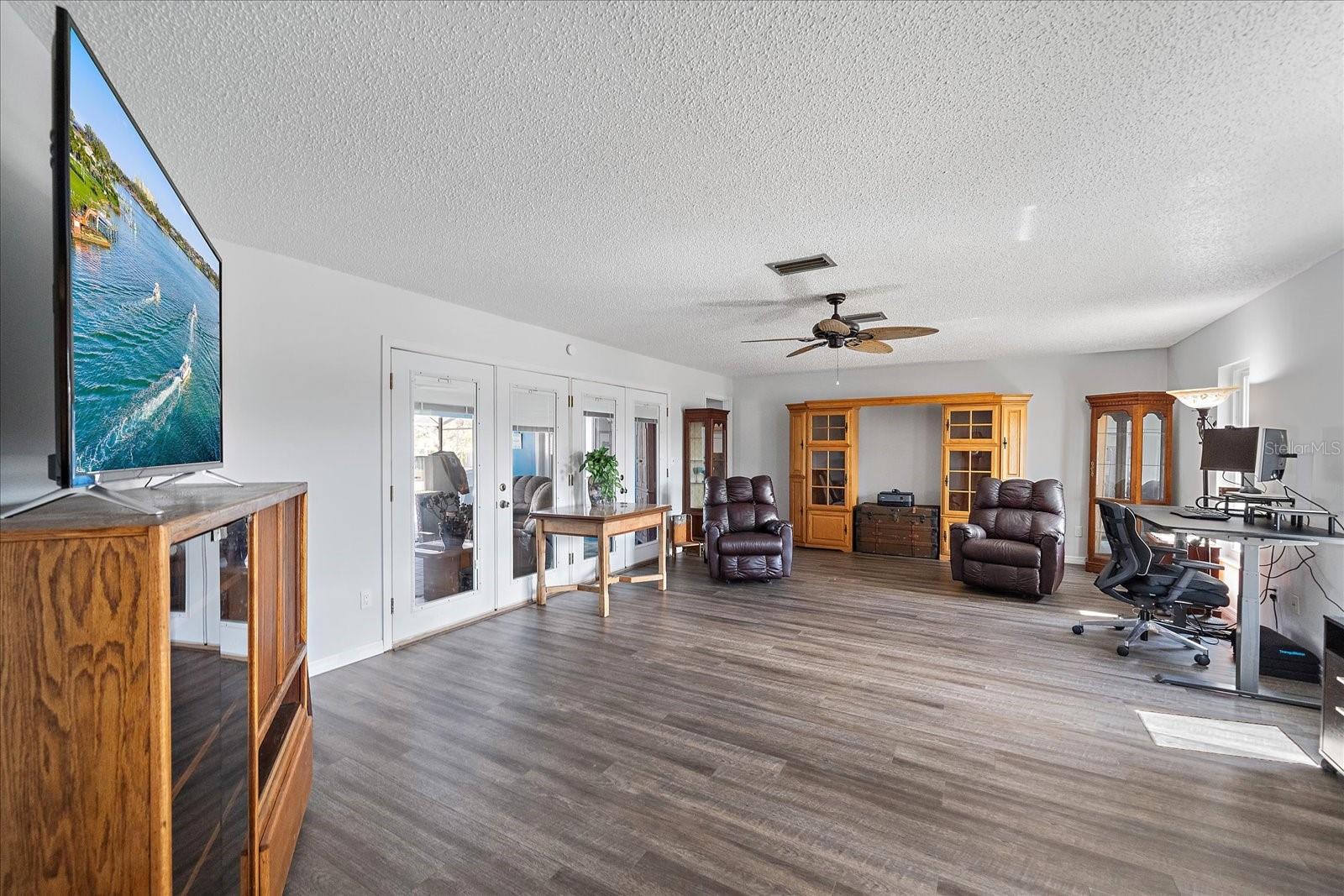 BENEVA PARK - Residential