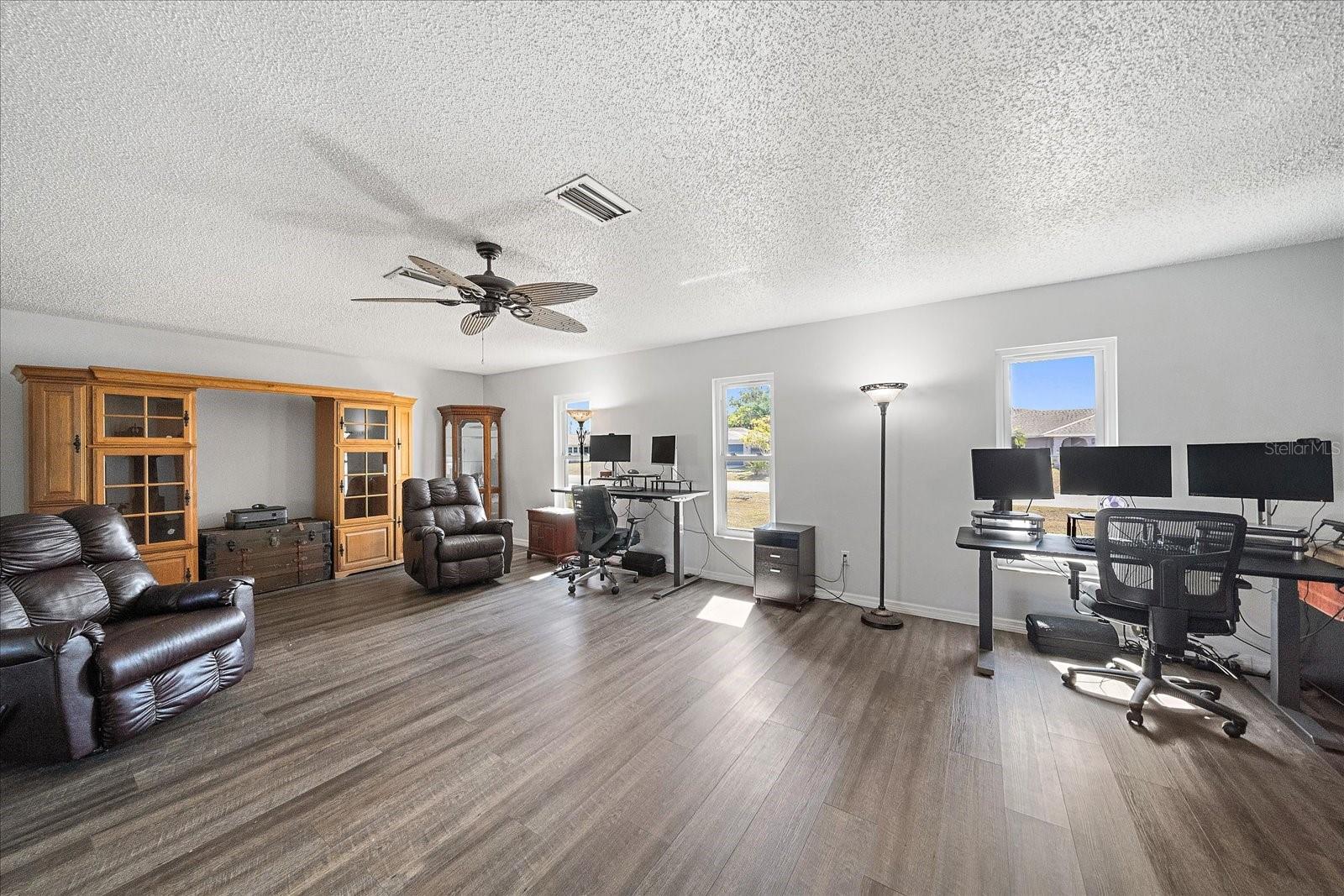 BENEVA PARK - Residential