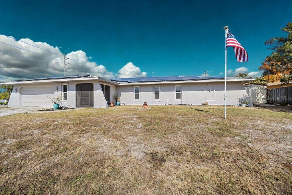 Photo of 3601 Egerton Circle, Sarasota, FL 34233 (MLS # A4680732)