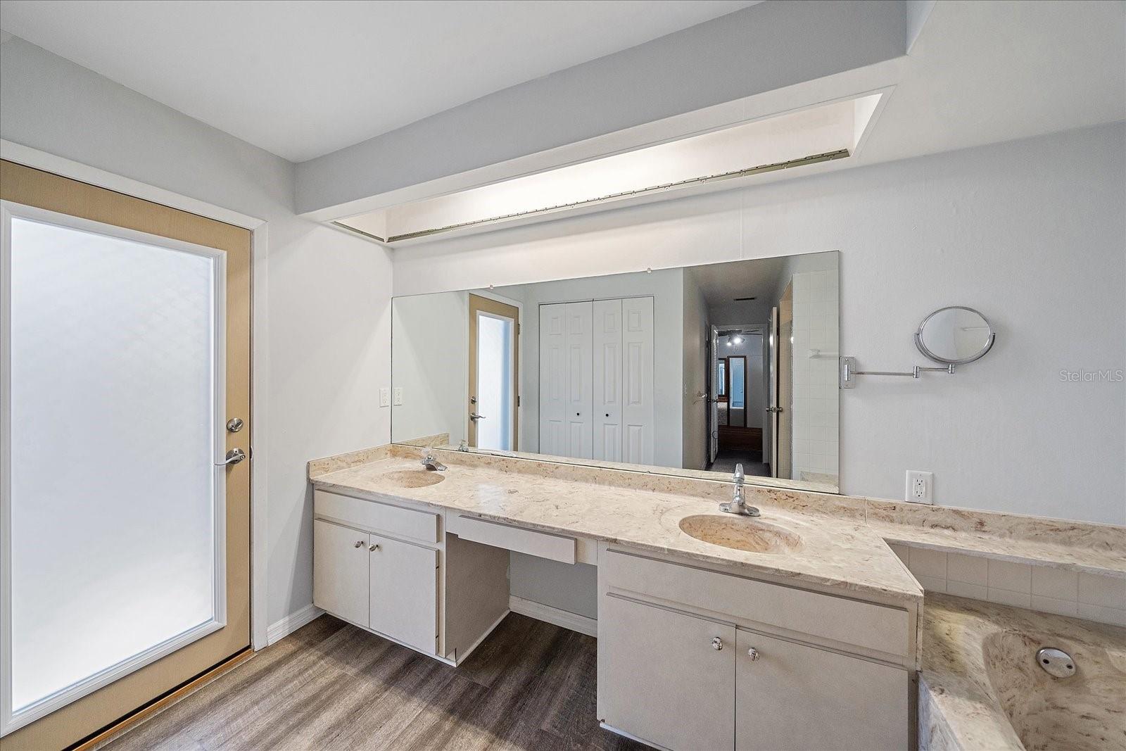 BENEVA PARK - Residential