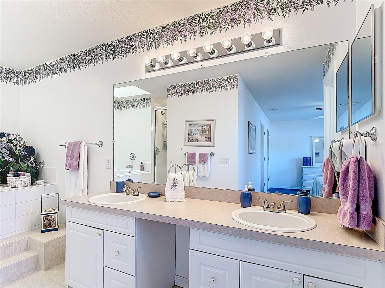 ISLAND CLUB WEST PH 02 - Residential