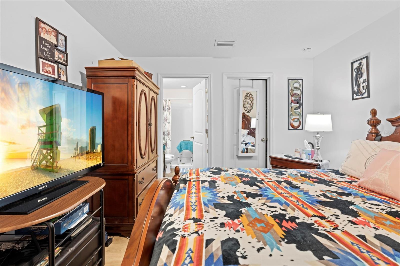 HILL N DALE THE VILLAGE - Residential