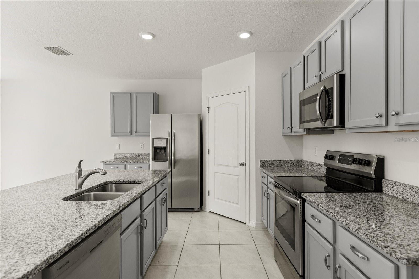 HOLLY ESTATES PHASE 1 - Residential