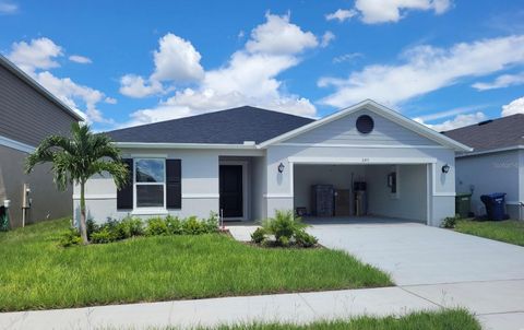 A home in WINTER HAVEN