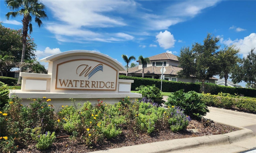 Photo of 156 Valencia Ridge Drive, Auburndale, FL 33823 (MLS # L4964095)