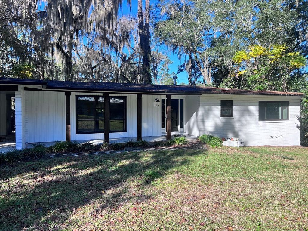 Photo of 122 NW 29th Street, Gainesville, FL 32607 (MLS # GC535744)