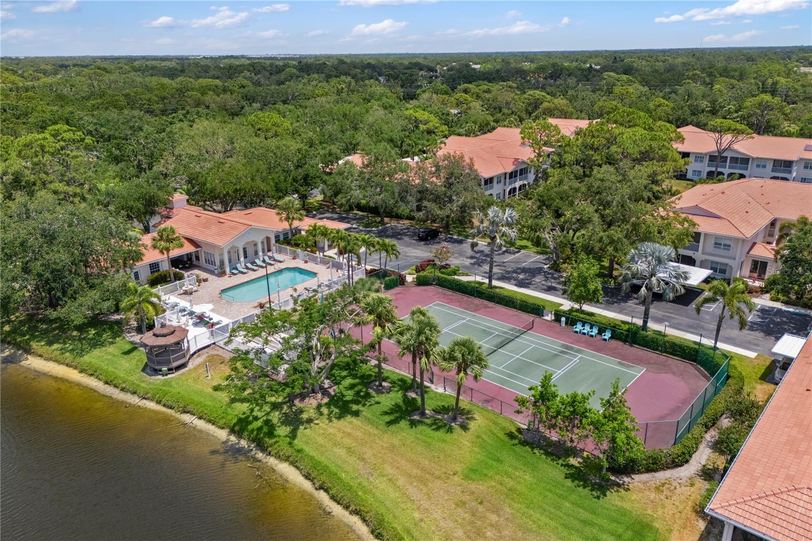 PLAZA DE FLORES - Residential