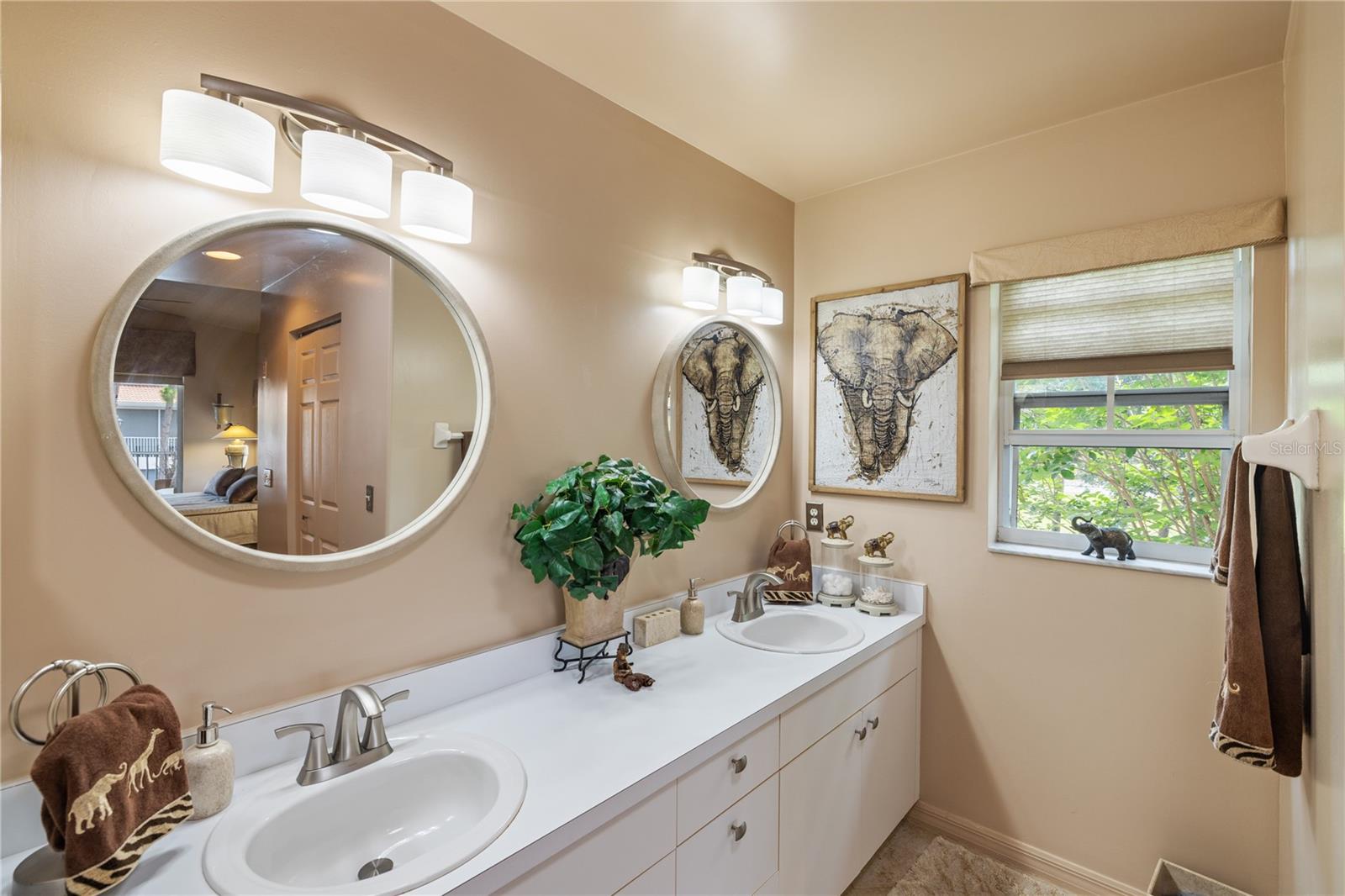 PLAZA DE FLORES - Residential