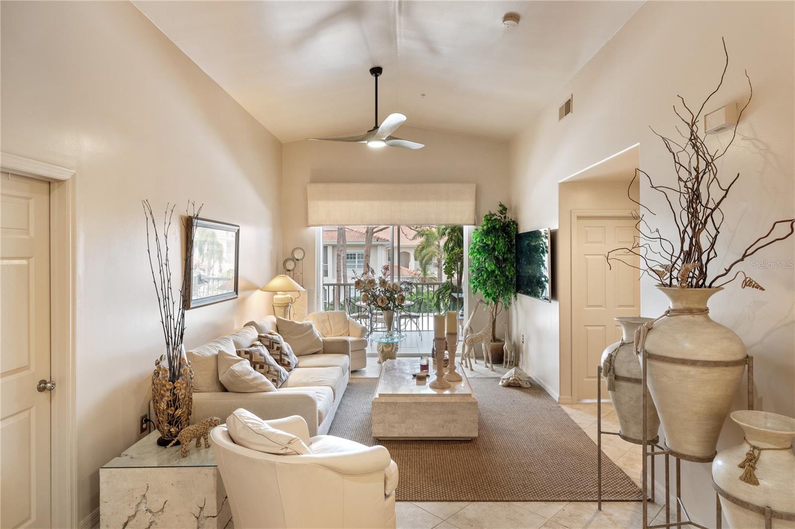 PLAZA DE FLORES - Residential