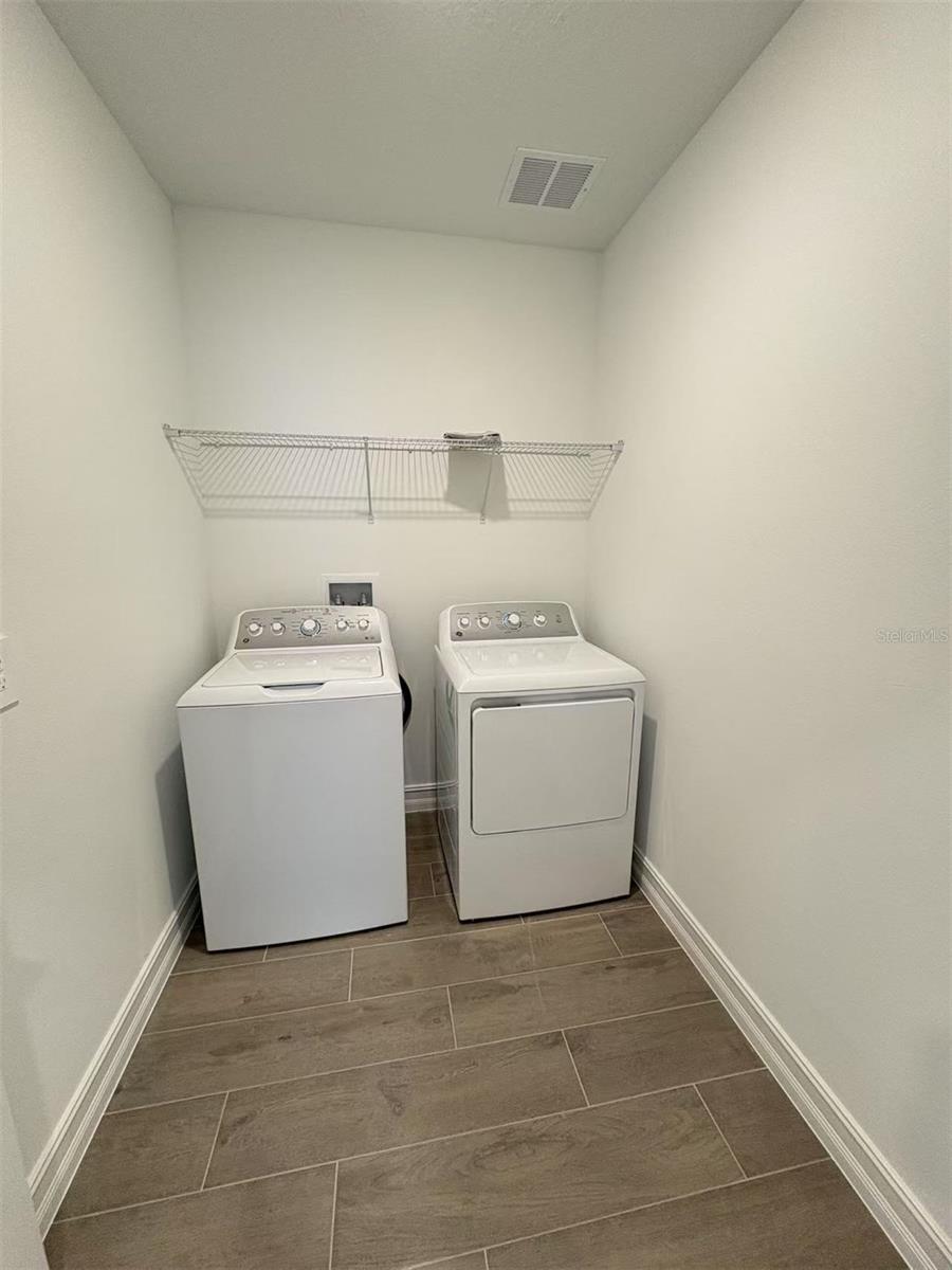 STONEGATE PRESERVE IA - Residential Lease