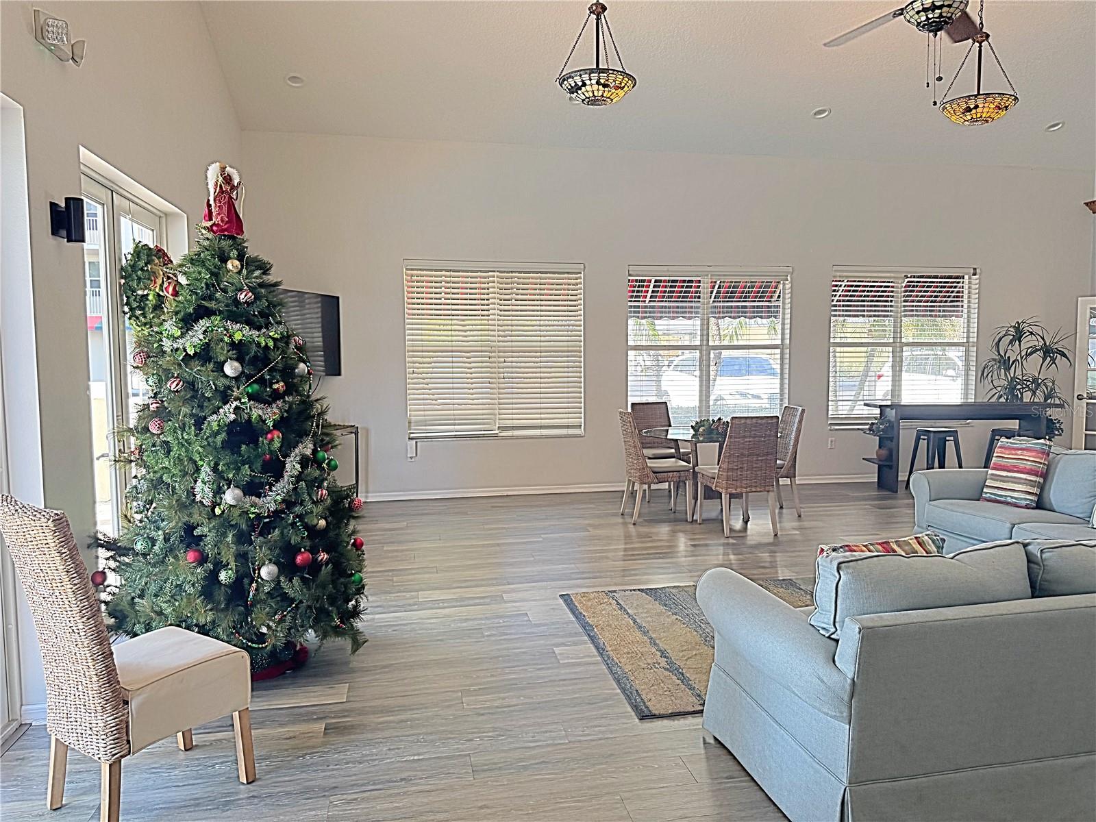 COUNTRY CLUB CONDO AT EAST BAY - Residential Lease