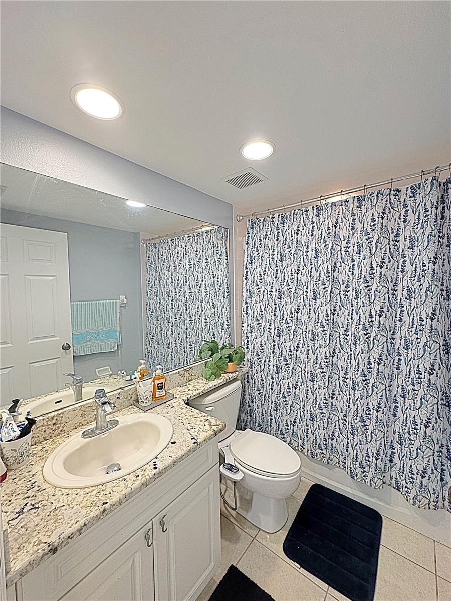 COUNTRY CLUB CONDO AT EAST BAY - Residential Lease