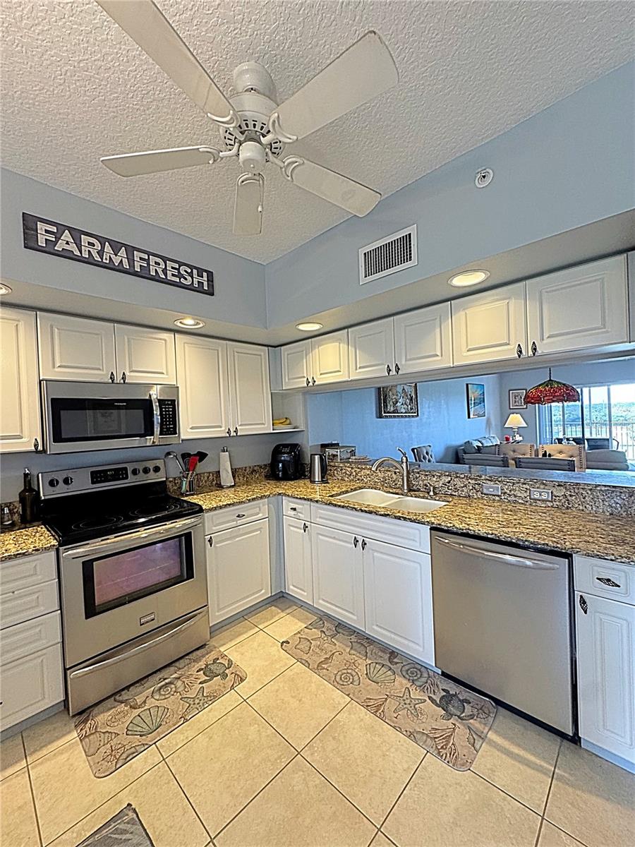 COUNTRY CLUB CONDO AT EAST BAY - Residential Lease