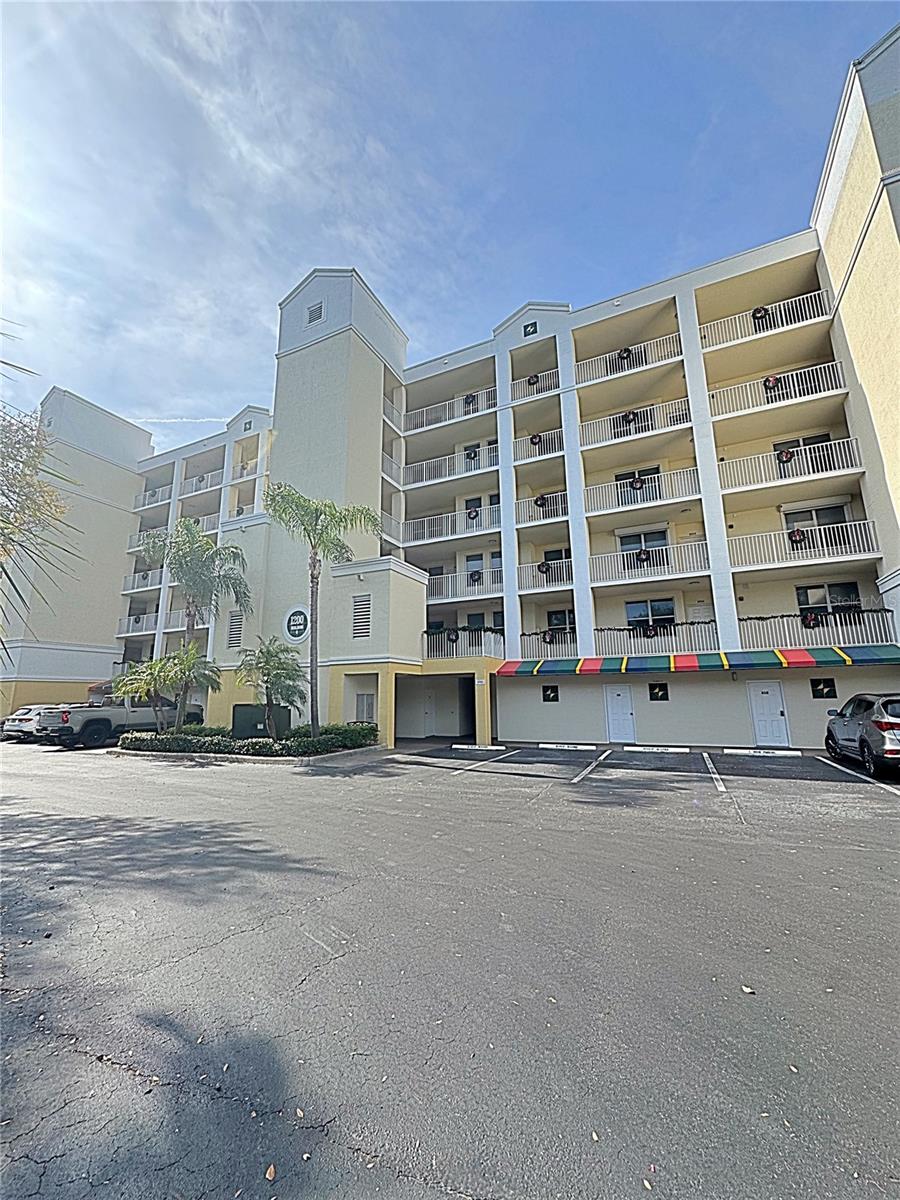 COUNTRY CLUB CONDO AT EAST BAY - Residential Lease