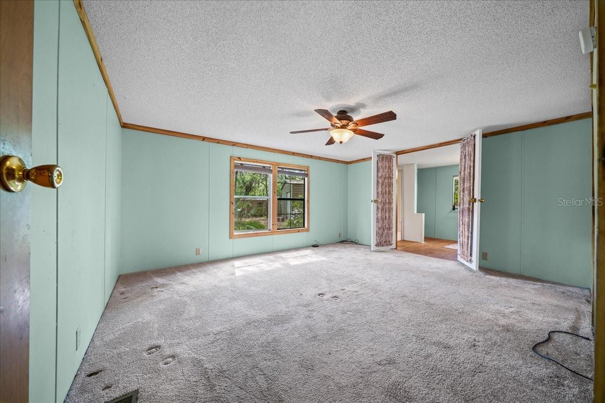 TOWERING OAKS 04 - Residential