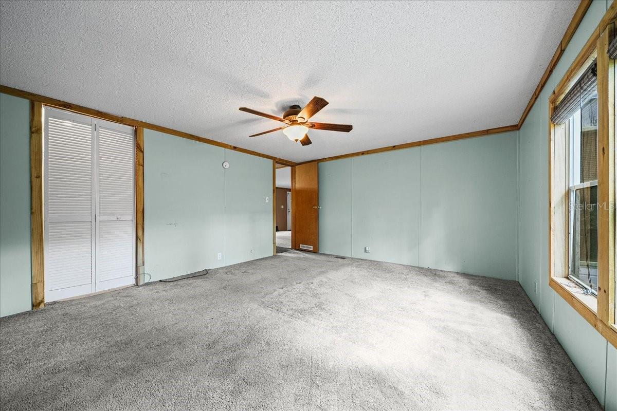 TOWERING OAKS 04 - Residential