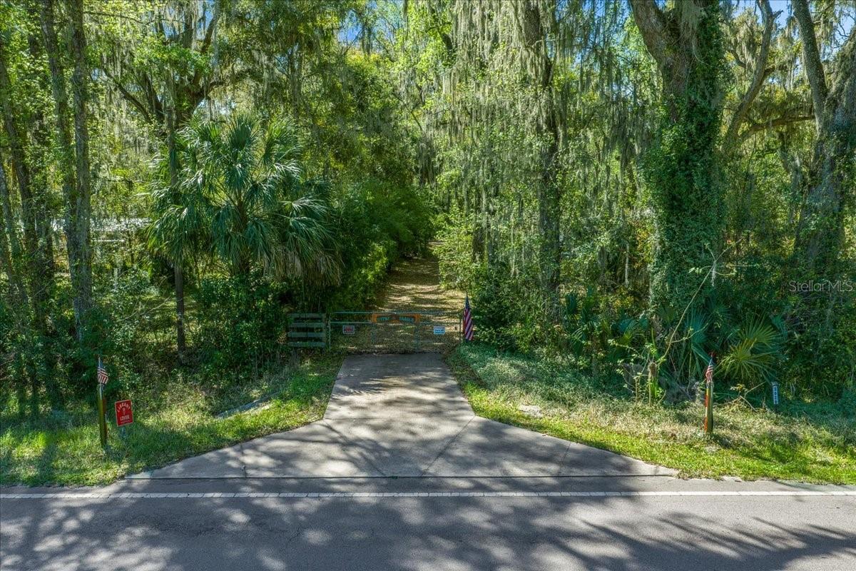 TOWERING OAKS 04 - Residential