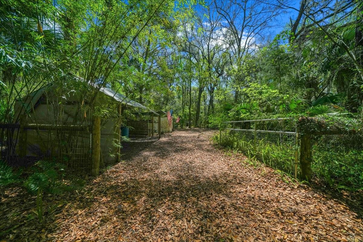 TOWERING OAKS 04 - Residential